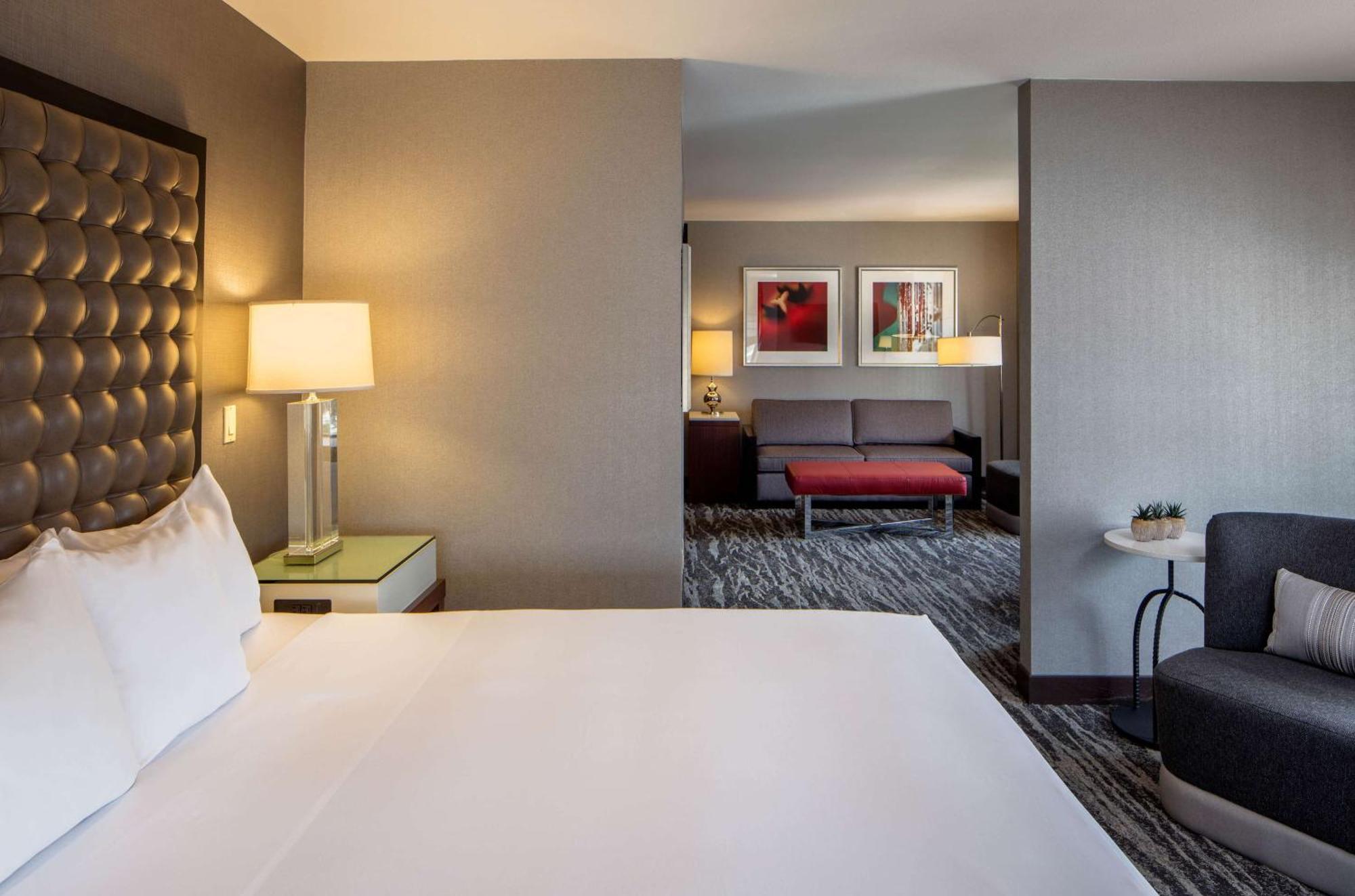 Hyatt Regency At The Arch Hotel